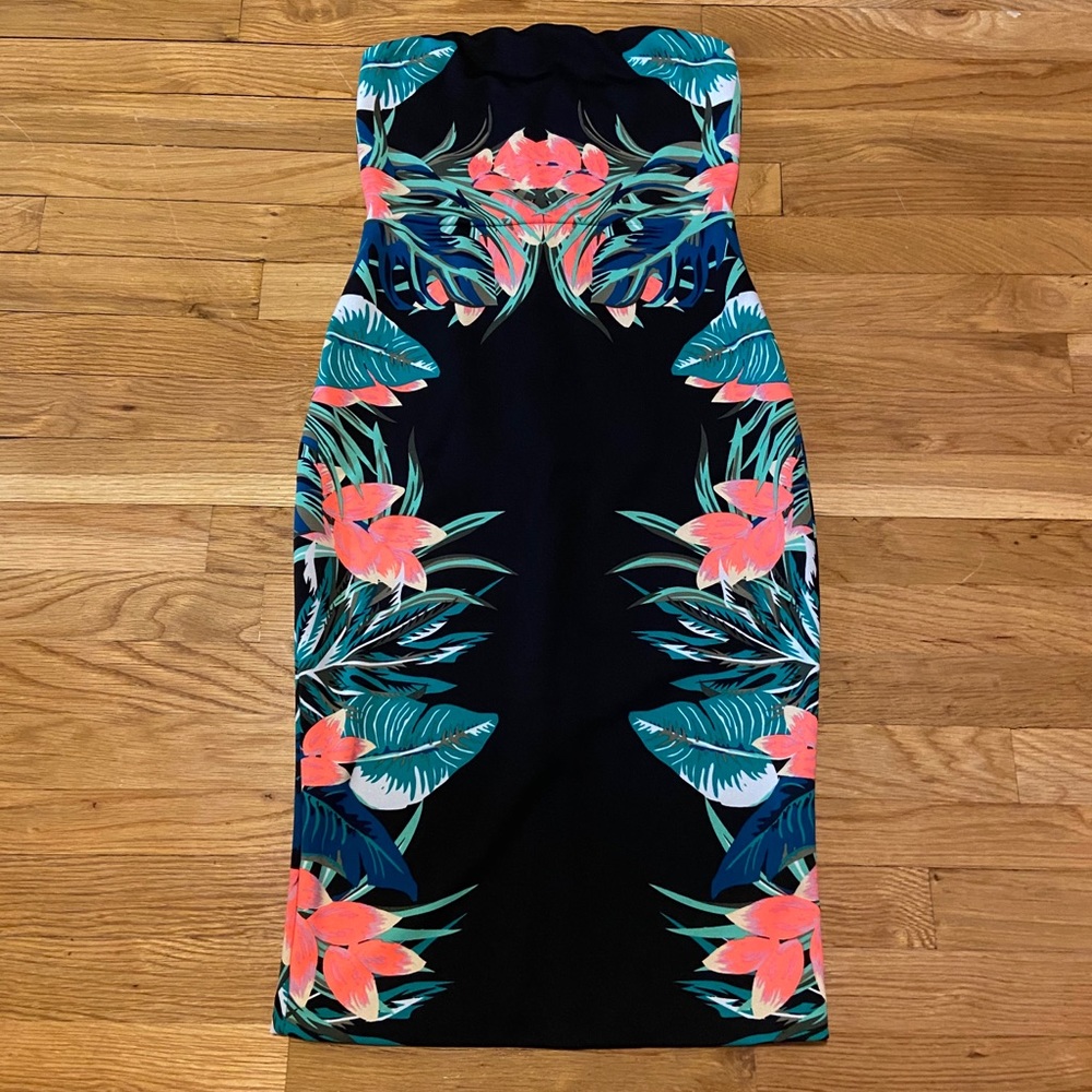 3/$20 Floral strapless Express dress
